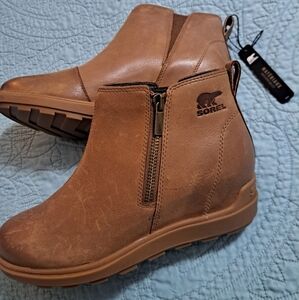 NWT Women's 9.5 Sorel Evie II Zip Waterproof Ankle Boot